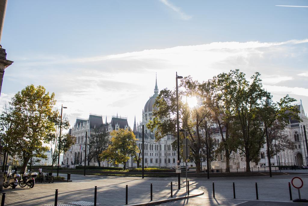 Home At Parliament Budapesta Exterior foto